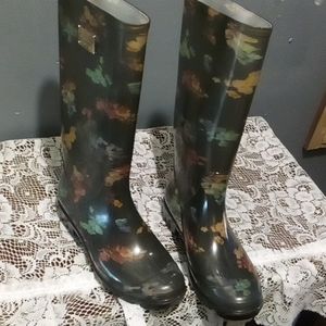 NWOT  floral rain boots